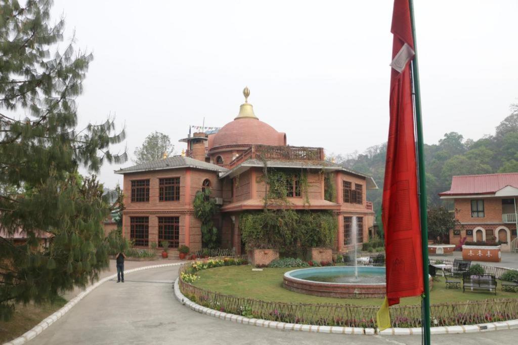 Grand Norling Hotel'S Resort Катманду Екстериор снимка