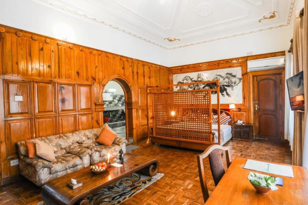 Grand Norling Hotel'S Resort Катманду Екстериор снимка