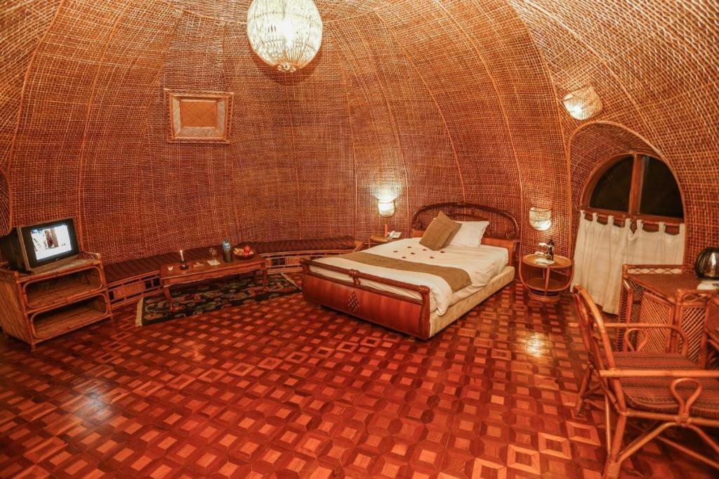 Grand Norling Hotel'S Resort Катманду Екстериор снимка