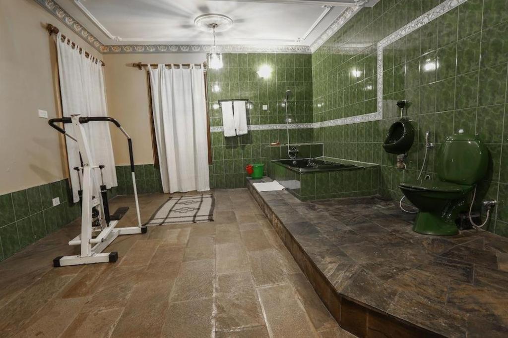 Grand Norling Hotel'S Resort Катманду Екстериор снимка