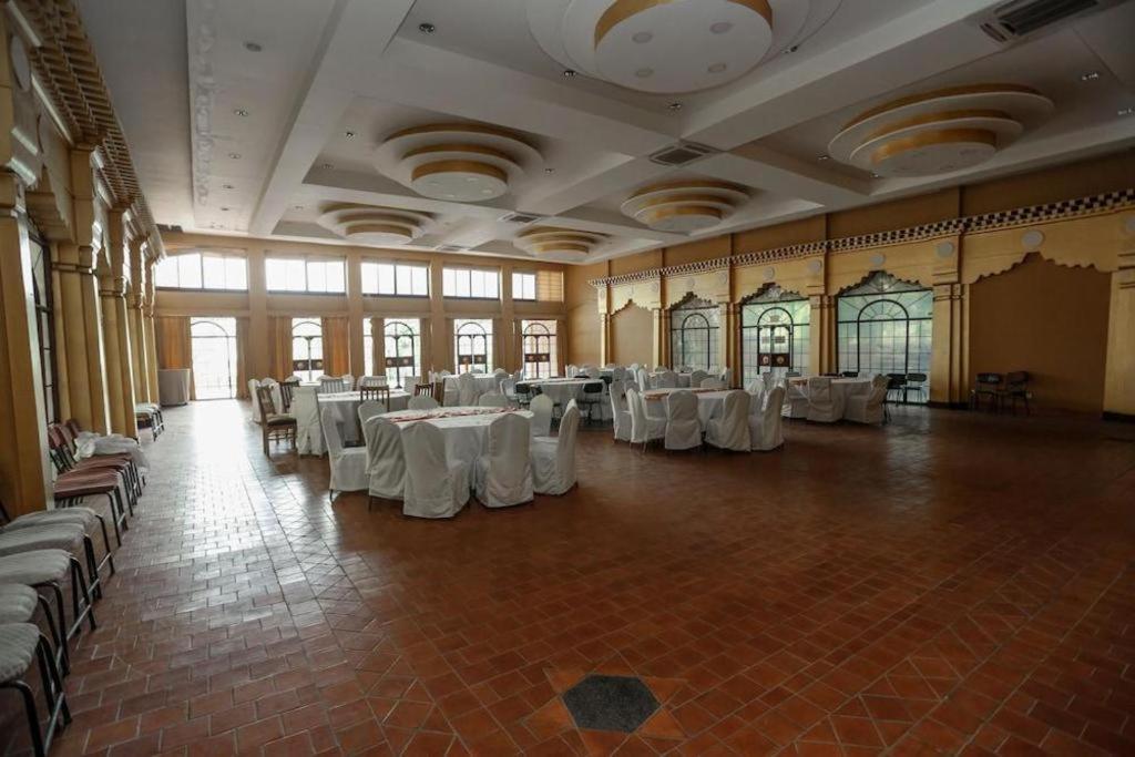 Grand Norling Hotel'S Resort Катманду Екстериор снимка